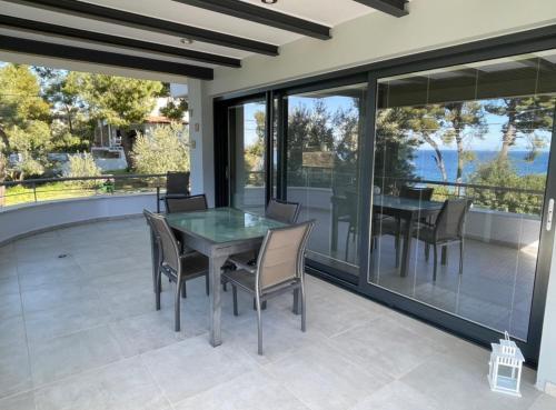 Angie's Seafront House In Akti Elia