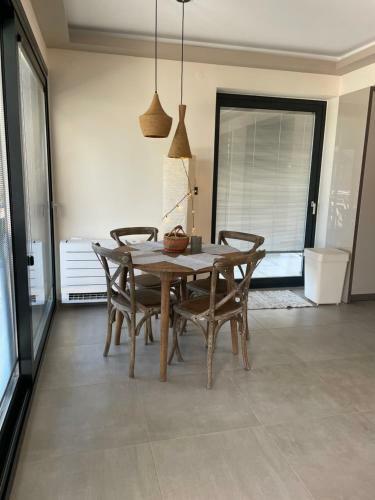 Angie's Seafront House In Akti Elia