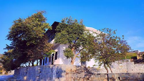 Takhat Villa By Shrigo Hotels