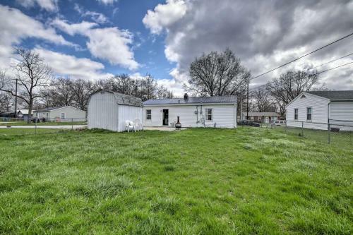 Modern Fort Wayne Home With Yard - 3 Mi To Dtwn