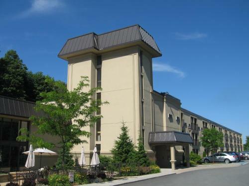 Hotel Le President Sherbrooke