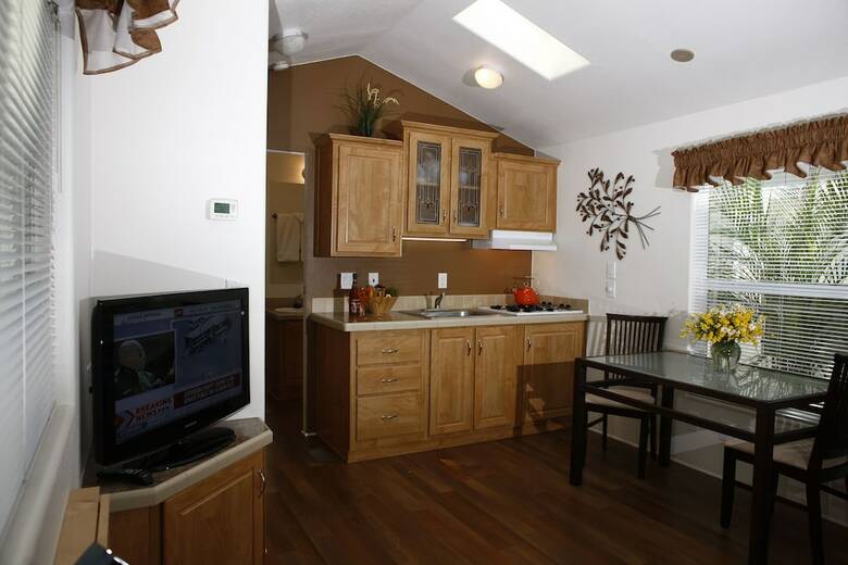Lodge Arden Acres Executive Suites & Cottages