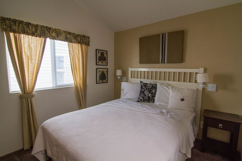 Lodge Arden Acres Executive Suites & Cottages