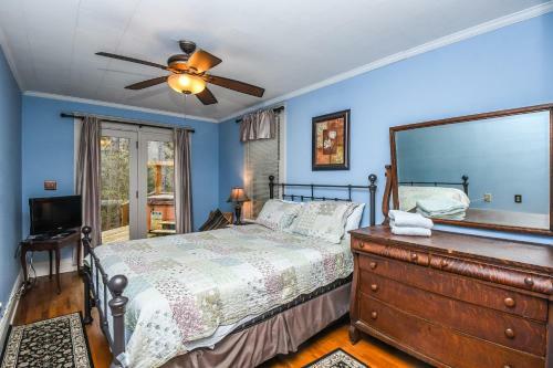 Cross The River Two-bedroom Holiday Home