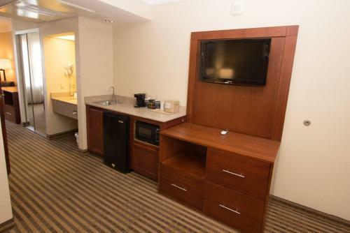 Hotel Comfort Suites Visalia