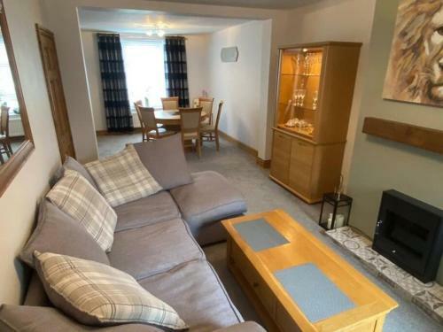 Cosy Modern Victorian 2 Bed Terrace