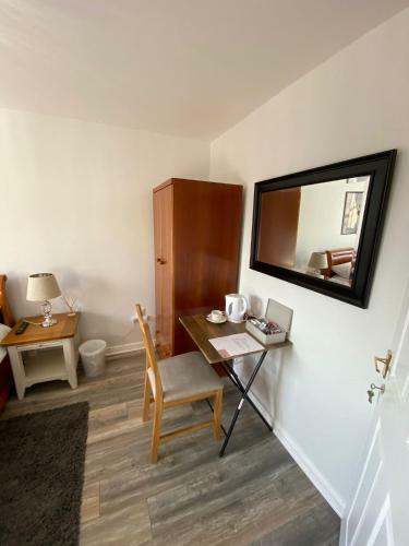 Hostal Private Property In A Quiet Estate
