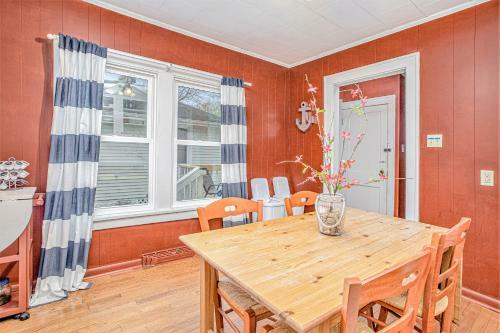 Nantucket Cottage In New Buffalo