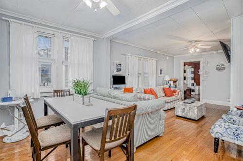 Nantucket Cottage In New Buffalo