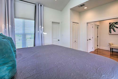 Sleek Waveland Abode With Patio, Walk To Beach!