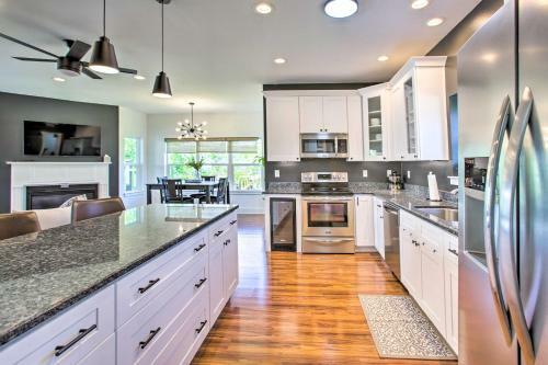 Sleek Waveland Abode With Patio, Walk To Beach!