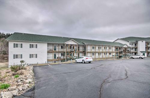 Apartamento Spacious Lakefront Condo With Community Pools!
