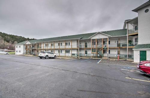 Apartamento Spacious Lakefront Condo With Community Pools!