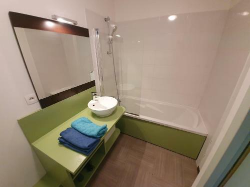 Apartamento Le Familial - T3 Piscine, Climatisation & Balcon