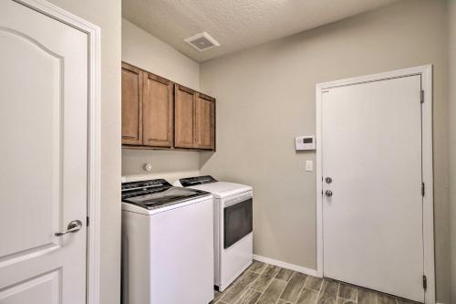 Spacious And Wfh-friendly Abq Home With Grill!
