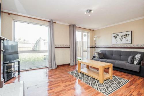 Spacious 3 Bedroom House!free Packing!free Wifi!