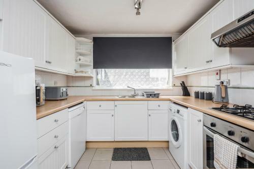 Spacious 3 Bedroom House!free Packing!free Wifi!