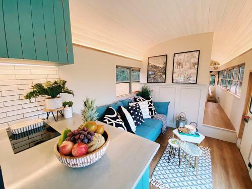 Villa Unique Lakeside Bus: Ensuite, Firepit, Fishing