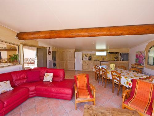 Holiday Home Maison Laugier Cucuron