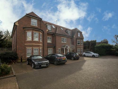 Easystays - Fab 3 Sleeper Apartment - Great Location & Parking
