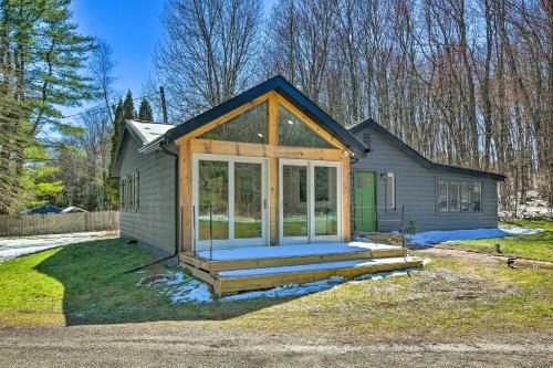 Modern Monticello Home With Hot Tub And Pond