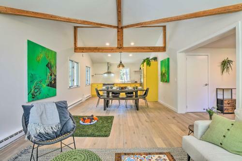Modern Monticello Home With Hot Tub And Pond