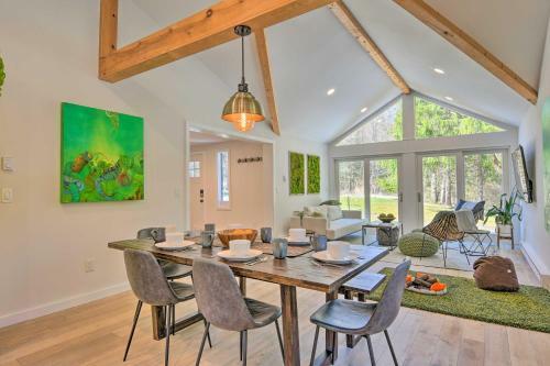 Modern Monticello Home With Hot Tub And Pond