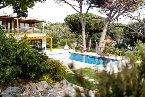 Villa Blanche Luxury - Pieds Dans L'eau, Piscine Chauff�e