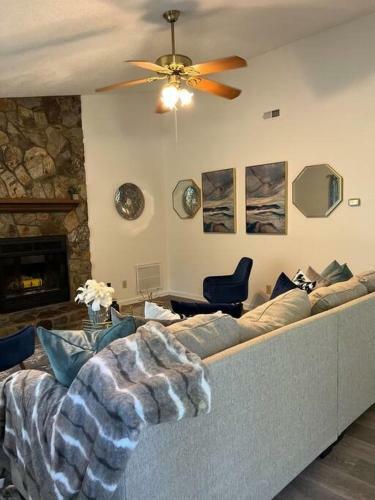 Suburban Retreat Entire Home Pet Friendly