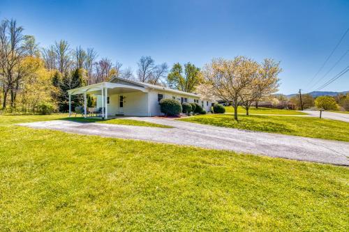 Chic Retreat At Lake Junaluska