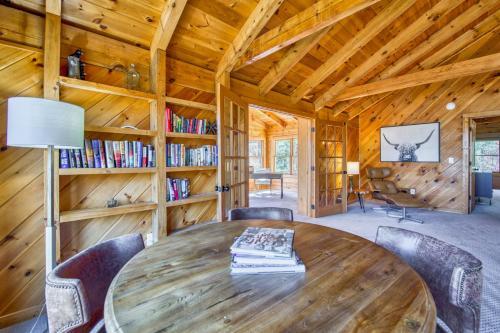 Laurel Lodge
