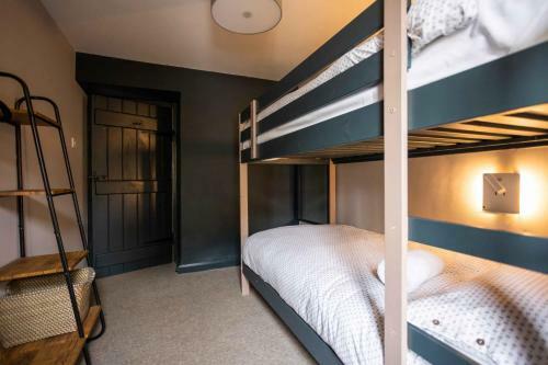Cosy Tranquil Fully Equipped & Beautiful Garden