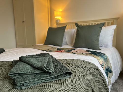 Heathcliff - 5 Bedroom House In Town Centre