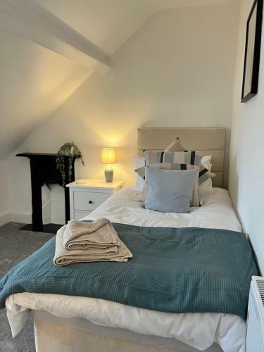Heathcliff - 5 Bedroom House In Town Centre
