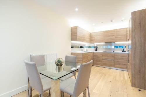 Apartamento Lovely 2 Bed Condo London