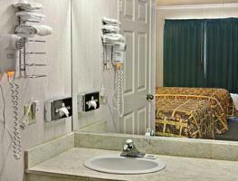 Hotel Howard Johnson Express Inn Huntington Beach