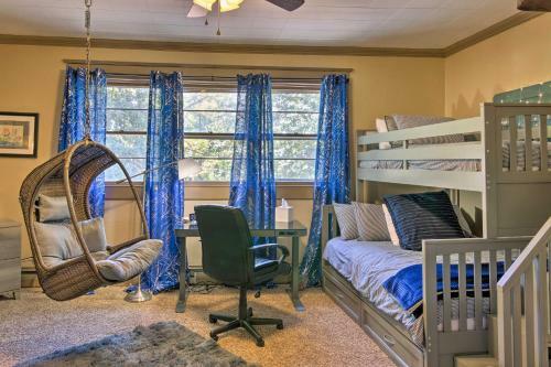 All-encompassing Escape With Pool And Hot Tub!