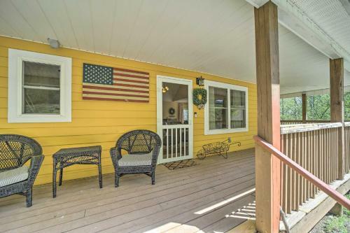 Secluded Waynesville Retreat With Mtn Views!