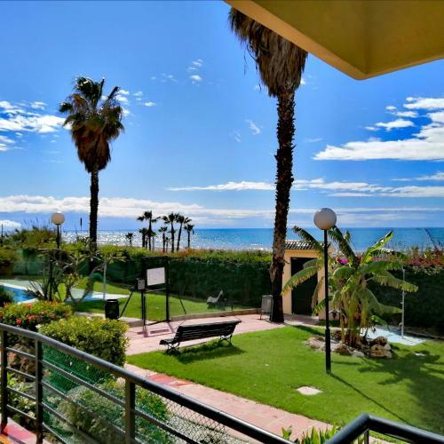 Apartamento Playa Linda Benajarafe Primera Linea Edificio Los Laureles