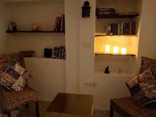 Hostal Pilar Alto Guest House