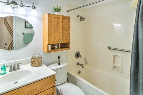 Family-friendly Broken Arrow Retreat With Yard!
