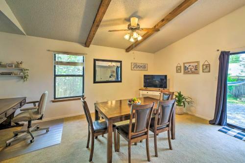 Family-friendly Broken Arrow Retreat With Yard!