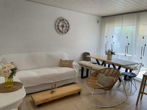 Renovated House With Pools Perfect For Families