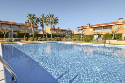 Renovated House With Pools Perfect For Families