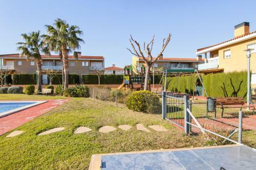 Renovated House With Pools Perfect For Families