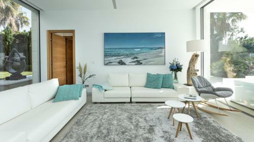 Luxuri�se Villa Mit Traumblick In Erster Meereslinie