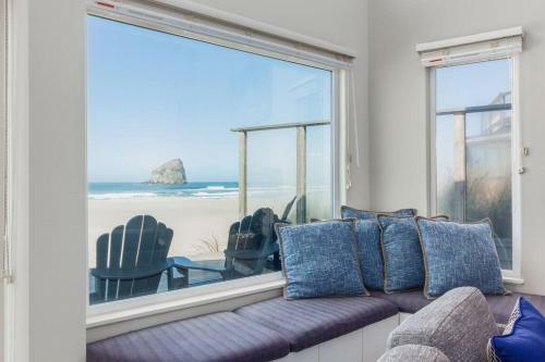 New!! Sand Dollar - Beachfront, Family Friendly Home With Highspeed Internet!