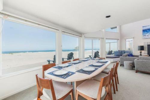 New!! Sand Dollar - Beachfront, Family Friendly Home With Highspeed Internet!