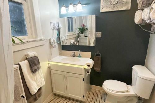 Bright Top-floor-corner-unit With View And Very Spacious