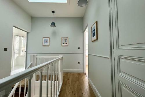 Maison De Ma�tre En C?ur De Ville Avec Piscine Privative - 10 Pers